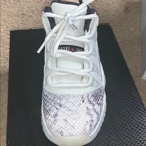 AIR JORDAN 11 RETRO LOW SNAKE SKIN BIG KIDS